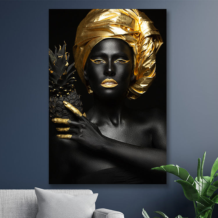 Vrouw Zwart met gouden doek